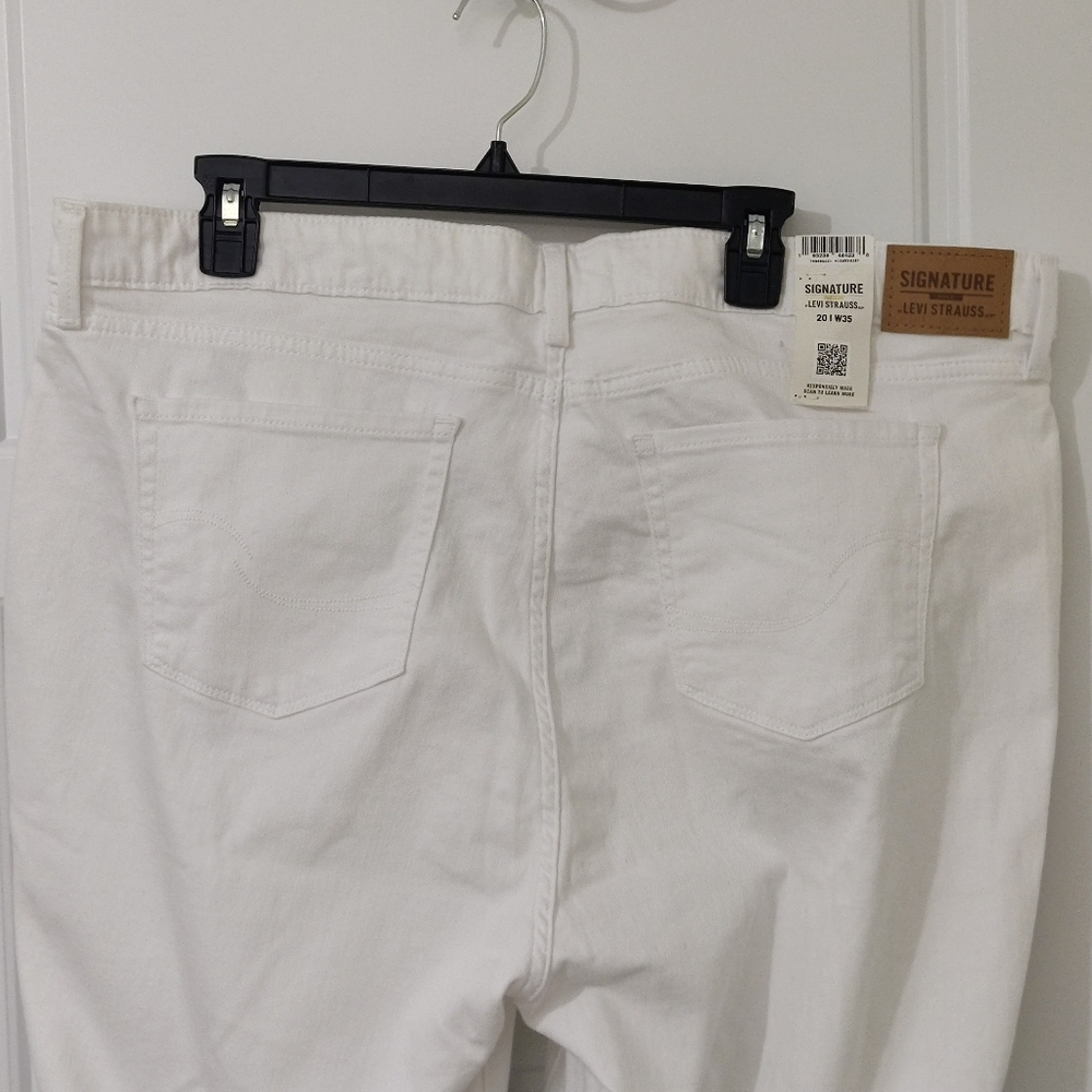 Signature By Levi Strauss Mid-Rise Capri Size 24 W 37 NWT - Picture 5 of 5
